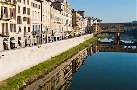 ponte vecchio - Ponte Vecchio et Lungarno Acciaiuoli et le fleuve Arno, Florence, UNESCO World Heritage Site, Toscane, Italie, Europe Photographie de stock - Rights-Managed, Code: 841-05961447