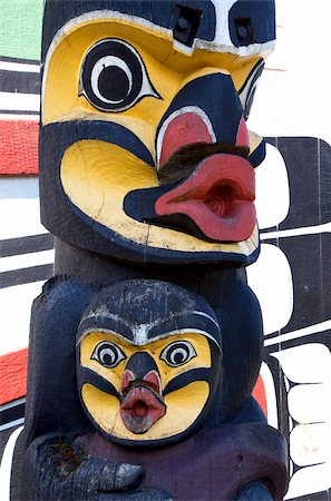 Totem Pole, Thunderbird Park, Victoria, Vancouver Island, British Columbia, Canada, North America Foto de stock - Direito Controlado, Número: 841-05961738