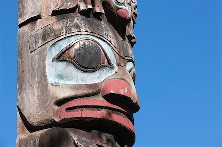 Totem Pole, Thunderbird Park, Victoria, Vancouver Island, British Columbia, Canada, North America Foto de stock - Con derechos protegidos, Código: 841-05961739