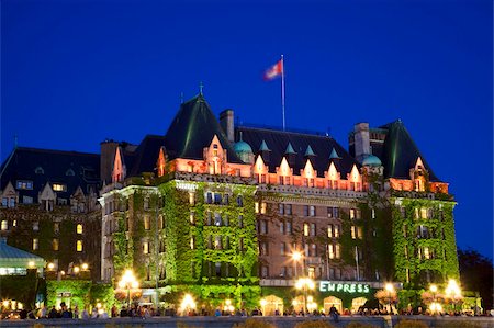 simsearch:841-05848112,k - The Empress Hotel at night, Victoria, Vancouver Island, British Columbia, Canada, North America Foto de stock - Con derechos protegidos, Código: 841-05961730