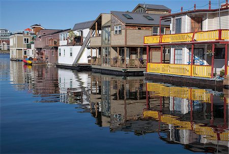 symétrique - Maisons de bateaux coloré, Wharf de Fisherman's, Victoria, île de Vancouver, en Colombie-Britannique, Canada, en Amérique du Nord Photographie de stock - Rights-Managed, Code: 841-05961740