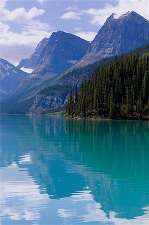 simsearch:841-05962132,k - Mountains reflected in Maligne Lake, Jasper National Park, UNESCO World Heritage Site, British Columbia, Rocky Mountains, Canada, North America Foto de stock - Con derechos protegidos, Código: 841-05961755