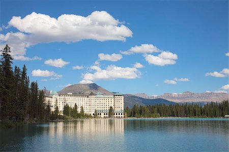 The Fairmont Chateau Lake Louise Hotel, Lake Louise, Banff National Park, UNESCO World Heritage Site, Alberta, Rocky Mountains, Canada, North America Foto de stock - Con derechos protegidos, Código: 841-05961794