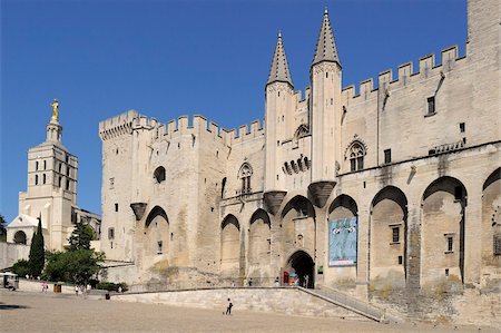 simsearch:862-06541500,k - Cathédrale Notre-Dame des Doms et Palais des Papes, patrimoine mondial UNESCO, Provence, Avignon, France, Europe Photographie de stock - Rights-Managed, Code: 841-05961848