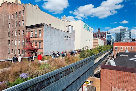 People walking on the High Line, a one-mile New York City park, New York, United States of America, North America Foto de stock - Con derechos protegidos, Código: 841-05961925