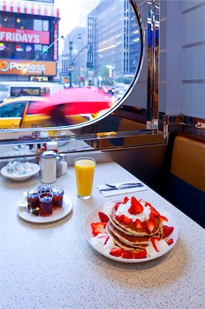 simsearch:841-05961944,k - Pancakes, Mid Town Manhattan Diner, New York, United States of America, North America Stock Photo - Rights-Managed, Code: 841-05961941