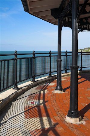 simsearch:649-08562431,k - Circular bandstand on Ventnor esplanade, Ventnor, Isle of Wight, England, United Kingdom, Europe Stock Photo - Rights-Managed, Code: 841-05962020