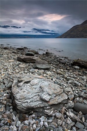 simsearch:841-08568843,k - The shores of Lake Wakatipu near to Queenstown, South Island, New Zealand, Pacific Fotografie stock - Rights-Managed, Codice: 841-05962184