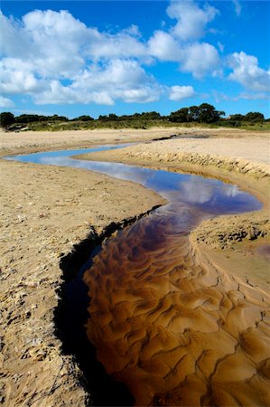 simsearch:841-06031550,k - Petit ruisseau serpentant à travers la plage de la mer, la baie de Studland, Dorset, Angleterre, Royaume-Uni, Europe Photographie de stock - Rights-Managed, Code: 841-05962288