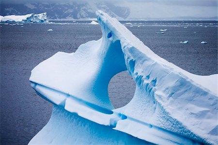 simsearch:841-05962364,k - Water sculpted iceberg adrift off the Antarctic Peninsula, Antarctica, Polar Regions Foto de stock - Direito Controlado, Número: 841-05962308