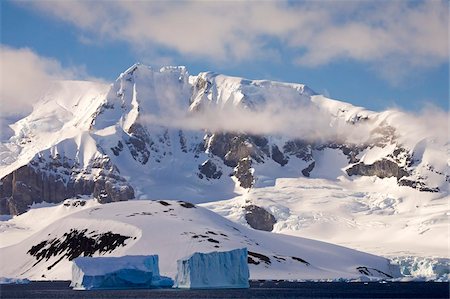 península antártica - Montagnes et énormes icebergs tabulaires, péninsule de l'Antarctique, l'Antarctique, les régions polaires Photographie de stock - Rights-Managed, Code: 841-05962309