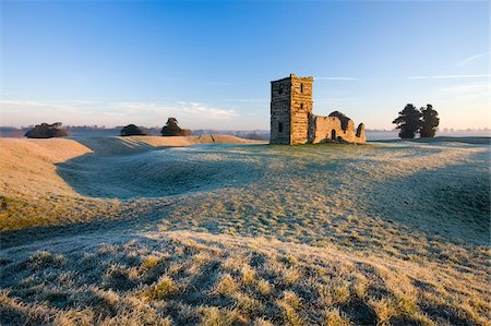 simsearch:841-05962480,k - The ruins of Knowlton Church on a frosty winter morning, Dorset, England, United Kingdom, Europe Foto de stock - Con derechos protegidos, Código: 841-05962419