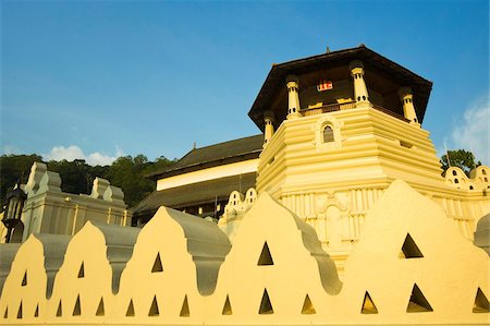 The Temple of the Sacred Tooth Relic (Temple of the Tooth) at sunset, a major tourist attraction and site of Buddhist pilgrimage, UNESCO World Heritage Site, Kandy, Sri Lanka, Asia Stock Photo - Rights-Managed, Code: 841-05962846