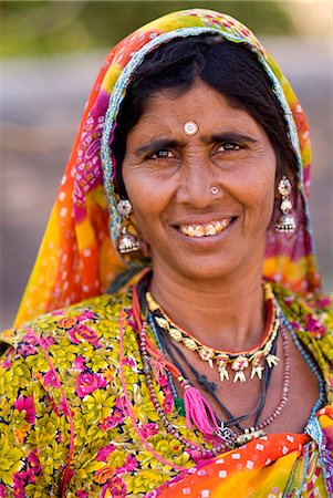 pushkar - Portrait de femme, lac de Pushkar, Rajasthan, Inde, Asie Photographie de stock - Rights-Managed, Code: 841-06034019