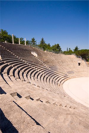 Roman Amphitheatre, Vaison La Romaine, Provence, France, Europe Foto de stock - Con derechos protegidos, Código: 841-06034109