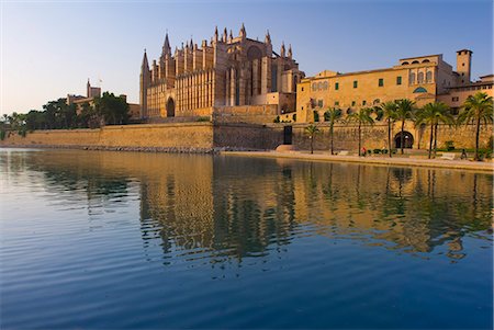 palma de mallorca cathedral - Palma Cathedral, Palma, Mallorca, Balearic Islands, Spain, Mediterranean, Europe Foto de stock - Con derechos protegidos, Código: 841-06034112