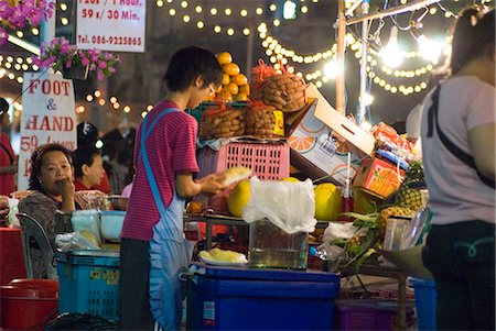 Chiang Mai Night Bazaar, Chiang Mai, Chiang Mai Province, Thailand, Southeast Asia, Asia Foto de stock - Con derechos protegidos, Código: 841-06034138