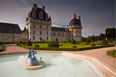 statues in france - Chateau de Valencay, Valencay, Indre, Loire Valley, France, Europe Stock Photo - Rights-Managed, Code: 841-06034370