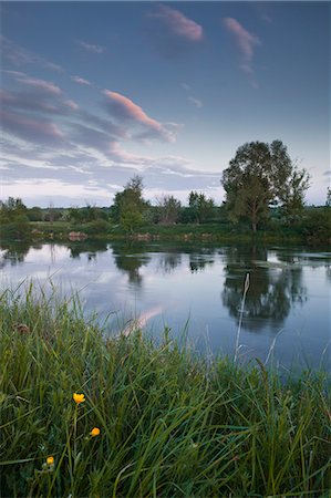 river cher - Wenig Licht und Reflexionen über den Fluss Cher in der Nähe von Villefranche-Sur-Cher, Centre, Frankreich, Europa Stockbilder - Lizenzpflichtiges, Bildnummer: 841-06034386