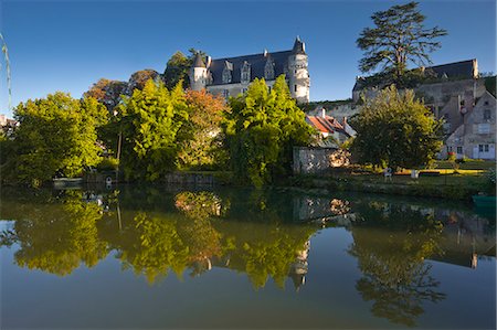 simsearch:400-03974203,k - The castle in the beautiful village of Montresor, Indre-et-Loire, Loire Valley, Centre, France, Europe Foto de stock - Con derechos protegidos, Código: 841-06034391