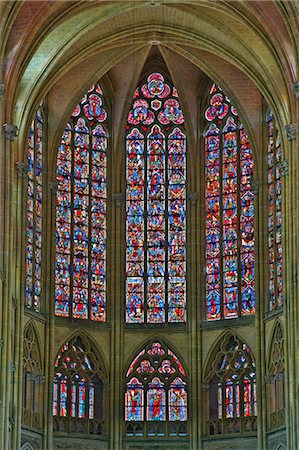 The beautiful stained glass windows at the end of the nave in St. Gatien cathedral, Tours, Indre-et-Loire, Loire Valley, Centre, France, Europe Stock Photo - Rights-Managed, Code: 841-06034393