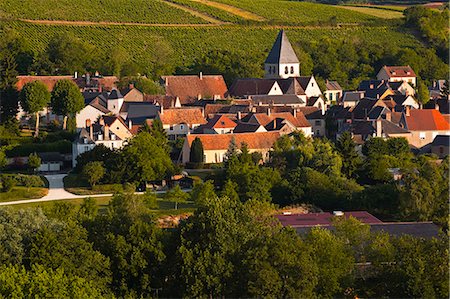 farm in france - The village of Sury en Vaux near to the famous vineyards of Sancerre, Cher, Loire Valley, Centre, France, Europe Stock Photo - Rights-Managed, Code: 841-06034423