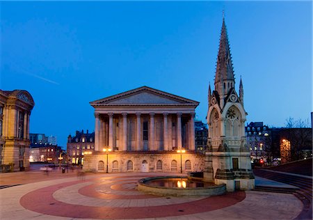 simsearch:841-06034438,k - Chamberlain Square at dusk, Birmingham, Midlands, England, United Kingdom, Europe Fotografie stock - Rights-Managed, Codice: 841-06030350