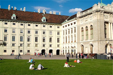 Heldenplatz et Hofburg, Site du patrimoine mondial de l'UNESCO, Vienne, Autriche, Europe Photographie de stock - Rights-Managed, Code: 841-06030491