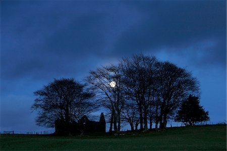 pleine lune - Ruine ferme près de Crieff, Perthshire, Écosse, Royaume-Uni, Europe Photographie de stock - Rights-Managed, Code: 841-06030583