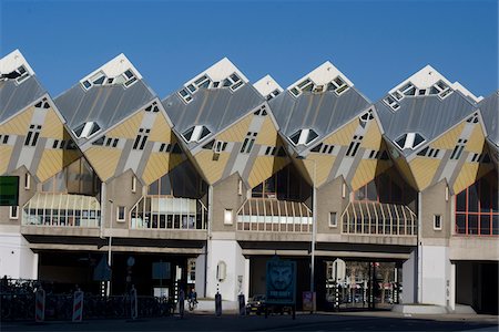 simsearch:841-06030736,k - Cubic House (Kubuswoningen), designed by Piet Blom, Rotterdam, Netherlands, Europe Foto de stock - Con derechos protegidos, Código: 841-06030737