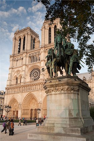 religion statue - Gothic Notre Dame Cathedral and statue of Charlemagne et ses Leudes, Place du Parvis Notre Dame, Ile de la Cite, Paris, France, Europe Stock Photo - Rights-Managed, Code: 841-06030872