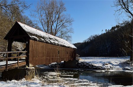 snow covered bridges and rivers - Covered bridge over the River Neckar in winter, Neckartal (Neckar Valley), Baden-Wurttemberg, Germany, Europe Stock Photo - Rights-Managed, Code: 841-06030925
