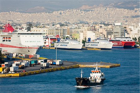 simsearch:841-03674886,k - Shipping in the Port of Piraeus, Athens, Greece, Europe Foto de stock - Con derechos protegidos, Código: 841-06031070