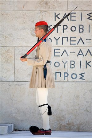 Changing of the Guard at the Tomb of the Unknown Soldier, Athens, Greece, Europe Foto de stock - Direito Controlado, Número: 841-06031072