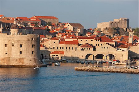 fortress with sea - Harbour, Old Town, UNESCO World Heritage Site, Dubrovnik, Croatia, Europe Stock Photo - Rights-Managed, Code: 841-06031149