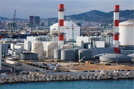 Gas storage tanks in the Port of Barcelona, Catalonia, Spain, Europe Foto de stock - Con derechos protegidos, Código: 841-06031143