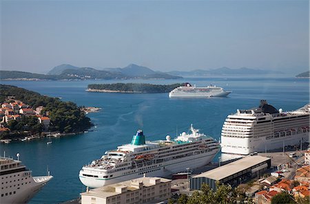 simsearch:841-06031177,k - Cruise ships moored in port of Gruz, Dalmatia, Croatia, Europe Fotografie stock - Rights-Managed, Codice: 841-06031174
