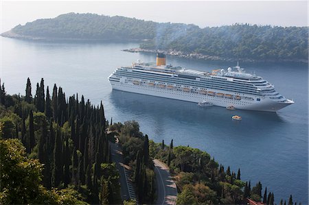 Cruise ship moored near Lokrum Island, near Dubrovnik, Dalmatia, Croatia, Europe Stock Photo - Rights-Managed, Code: 841-06031176