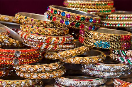 Colourful braclets for sale in a shop in Jaipur, Rajasthan, India, Asia Foto de stock - Con derechos protegidos, Código: 841-06031270