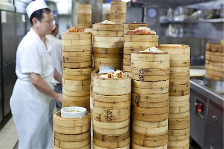 dimsum - Dim sum preparation in a restaurant kitchen in Hong Kong, China, Asia Stock Photo - Rights-Managed, Code: 841-06031304