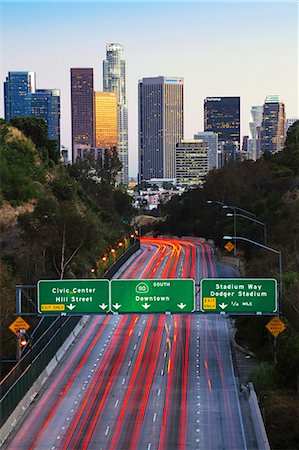 Pasadena Freeway (CA Highway 110) führt zu Downtown Los Angeles, California, Vereinigte Staaten, Nordamerika Stockbilder - Lizenzpflichtiges, Bildnummer: 841-06031358