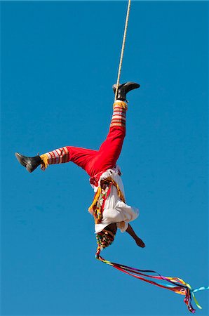 Voladores von Papantla fliegende Männer am Malecon, Puerto Vallarta, Jalisco, Mexiko, Nordamerika Stockbilder - Lizenzpflichtiges, Bildnummer: 841-06031493