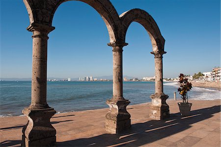 Die Bögen-Skulptur auf dem Malecon, Puerto Vallarta, Jalisco, Mexiko, Nordamerika Stockbilder - Lizenzpflichtiges, Bildnummer: 841-06031502