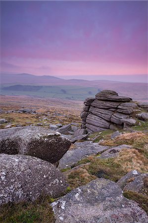 dartmoor national park - View towards High Willhays from Belstone Tor at sunrise, Dartmoor, Devon, England, United Kingdom, Europe Foto de stock - Con derechos protegidos, Código: 841-06031595