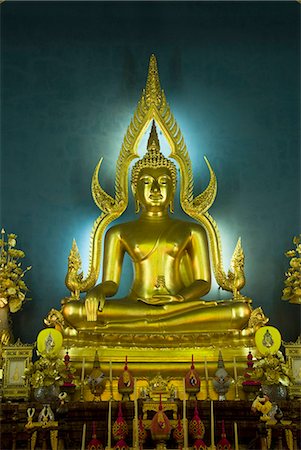 simsearch:841-06031631,k - Statue of the sitting Buddha, Wat Benchamabophit (Marble Temple), Bangkok, Thailand, Southeast Asia, Asia Foto de stock - Con derechos protegidos, Código: 841-06031609