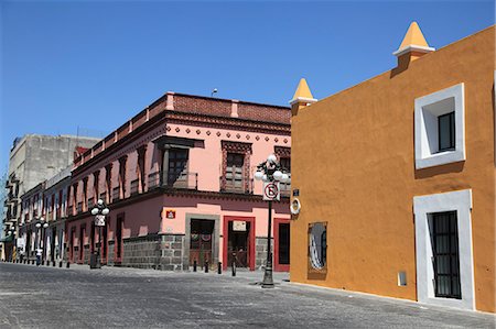 Street scene and colonial architecture, Puebla, Historic Center, UNESCO World Heritage Site, Puebla State, Mexico, North America Foto de stock - Con derechos protegidos, Código: 841-06031799