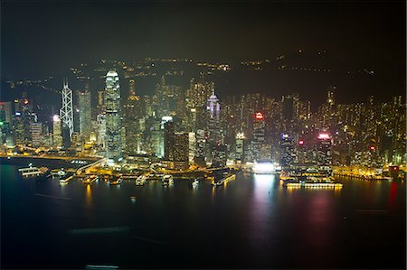 simsearch:841-02717306,k - Grande vue sur la skyline de l'île de Hong Kong et le port de Victoria à nuit, Hong Kong, Chine, Asie Photographie de stock - Rights-Managed, Code: 841-06031961