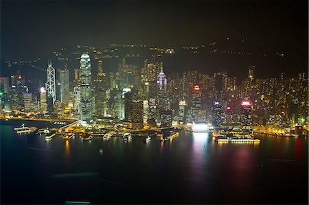 simsearch:841-03058045,k - Grande vue sur la skyline de l'île de Hong Kong et le port de Victoria à nuit, Hong Kong, Chine, Asie Photographie de stock - Rights-Managed, Code: 841-06031961