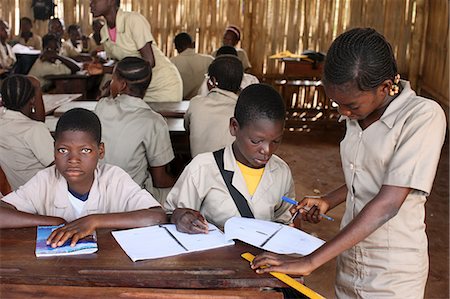 École secondaire en Afrique, Afrique de l'Ouest Hevie, Bénin, Afrique Photographie de stock - Rights-Managed, Code: 841-06032081