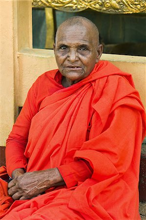 Buddhist nun at the Sivam Kovil shrine in this sacred multi faith pilgrimage town, Kataragama, Uva Province, Sri Lanka, Asia Stock Photo - Rights-Managed, Code: 841-06032730